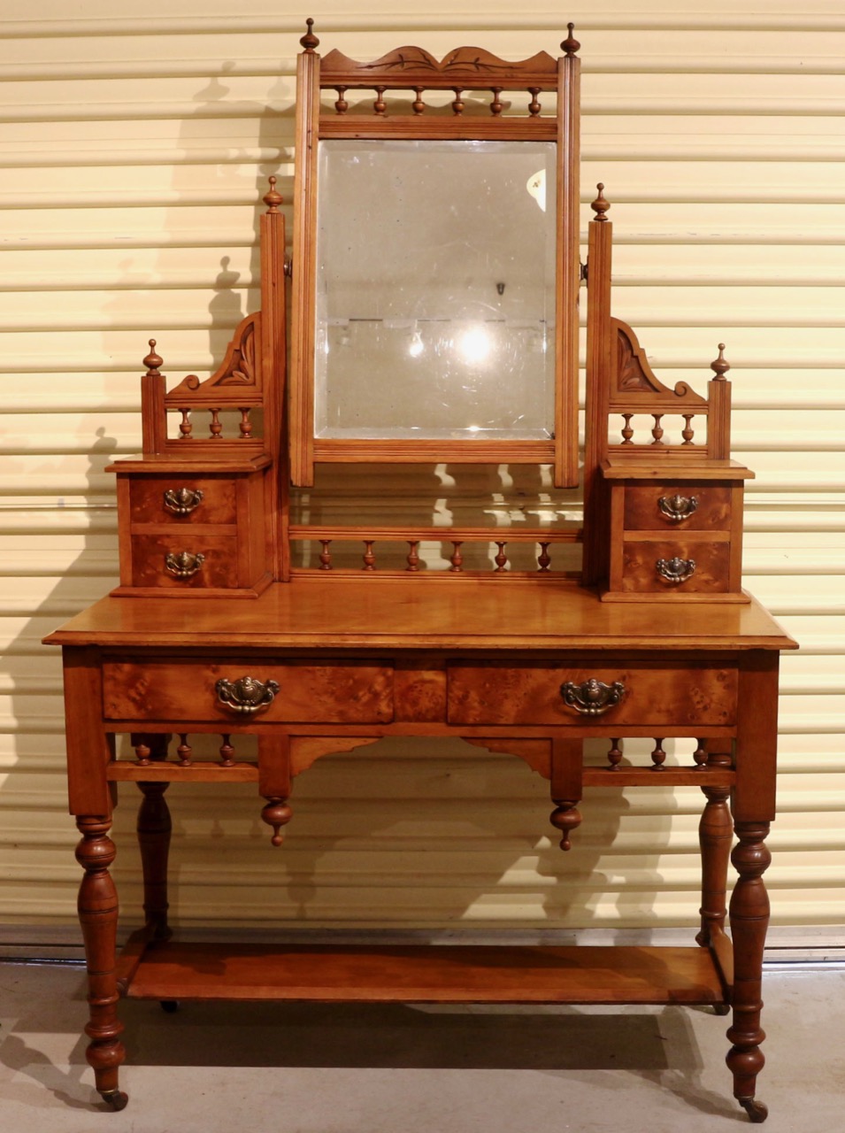 Pine dressing table for shop sale